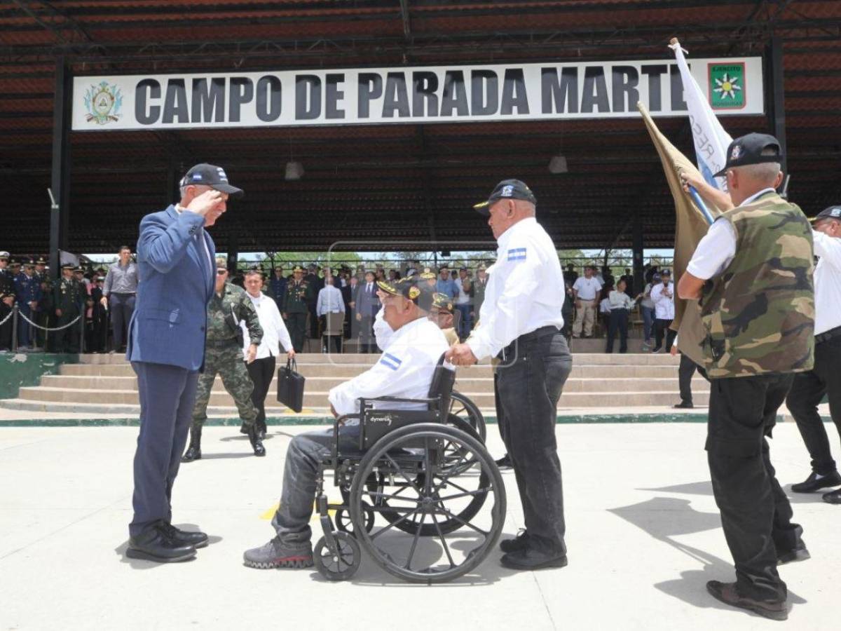 La patria los ve con orgullo y dejan un legado: Así se celebró el Día del Veterano de Guerra