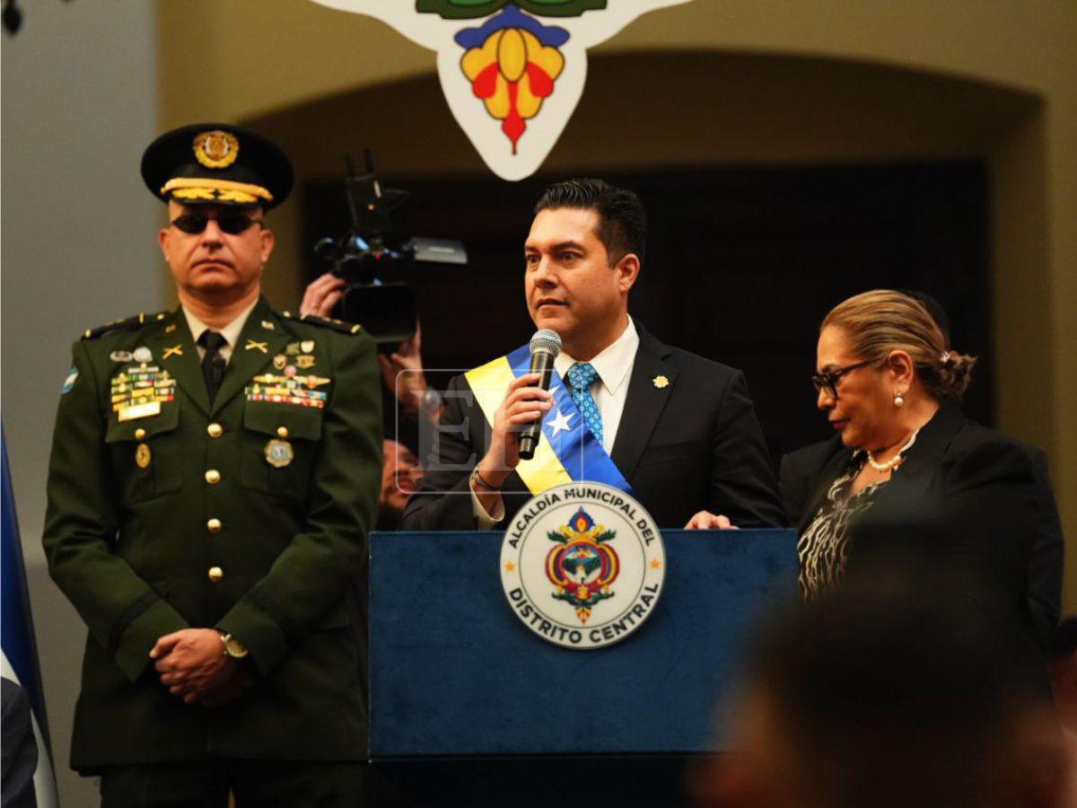 Exalcaldes, expresidentes y figuras políticas acompañaron a Juan Diego Zelaya