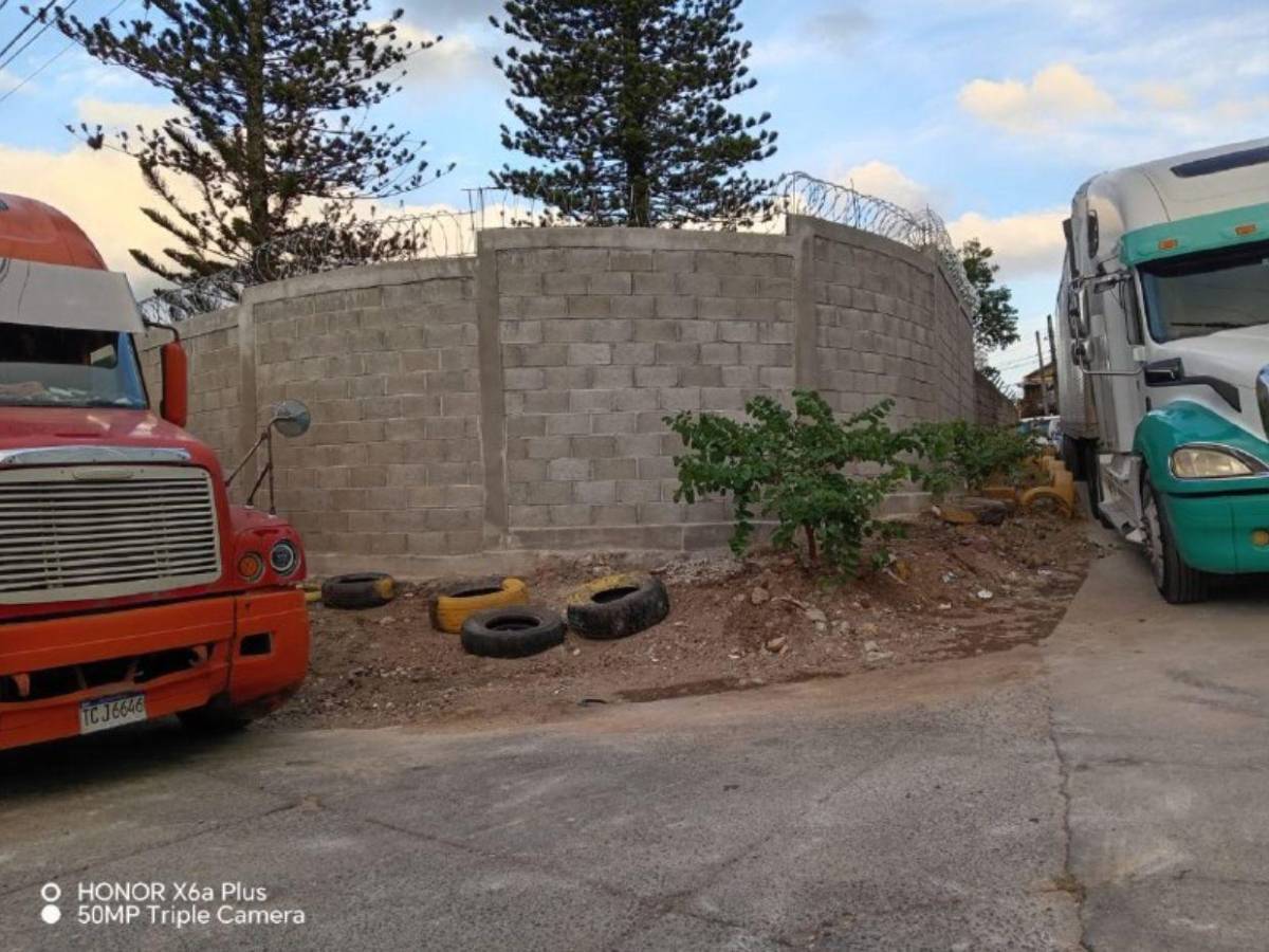 Recuperan basurero clandestino en la colonia Las Torres, en la capital
