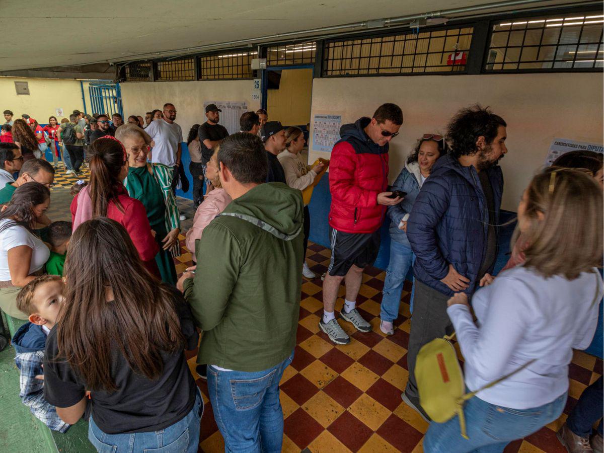 Con normalidad y sin incidentes: así avanzan las elecciones en Costa Rica