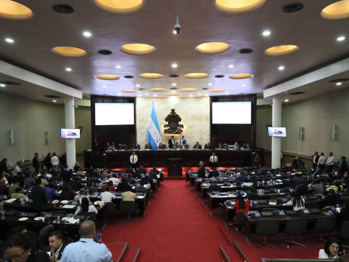 Con una oposición ausente, el Congreso aprueba Presupuesto General de 2025