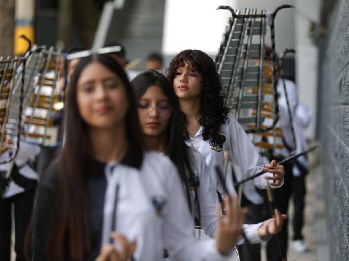 Con casi 60 integrantes, banda de guerra del ICVC dará espectacular show en desfiles