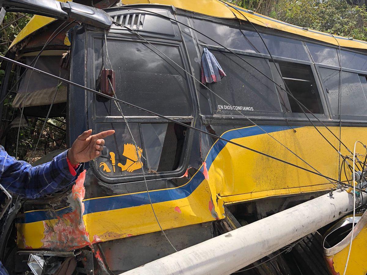 La víctima sufrió un fuerte impacto en el rostro: mortal accidente entre bus y turismo en Morocelí