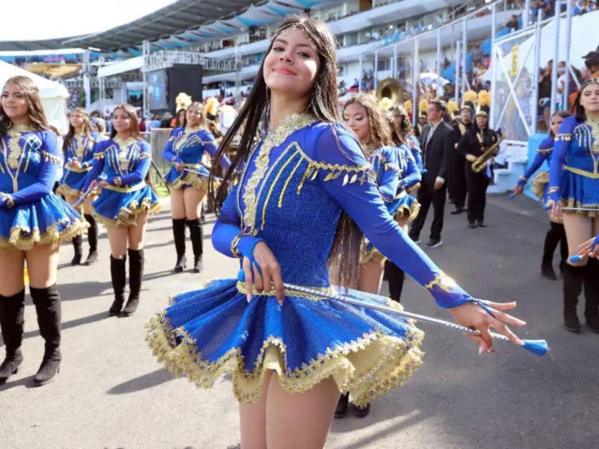 Cero música reguetón, salsa y más control del tiempo: nuevas reglas para los desfiles del 15 de septiembre