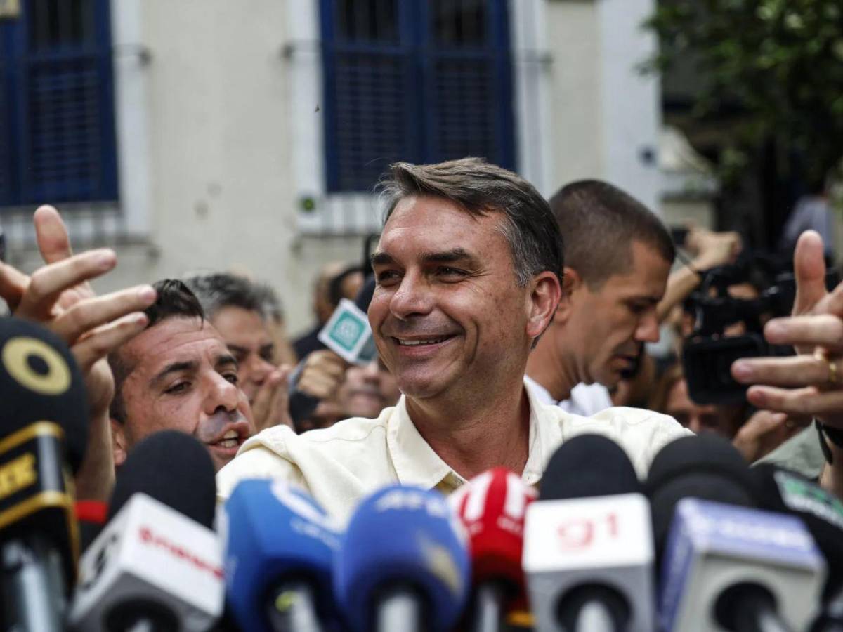 Flávio Bolsonaro, prófugo e investigado por lavado de dinero y fraude: ¿qué se sabe de su paradero?