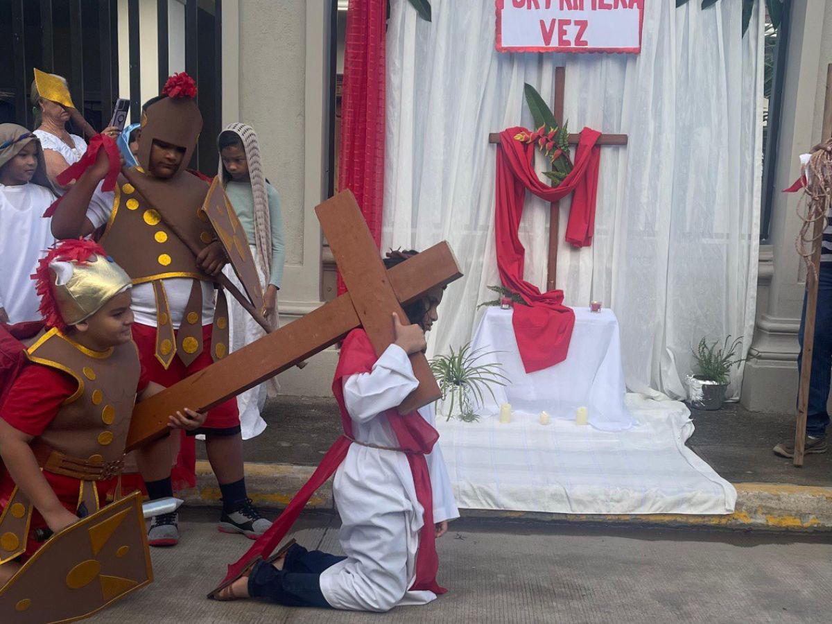 Devoción y fe: así se desarrolla el viacrucis en Olanchito, Yoro