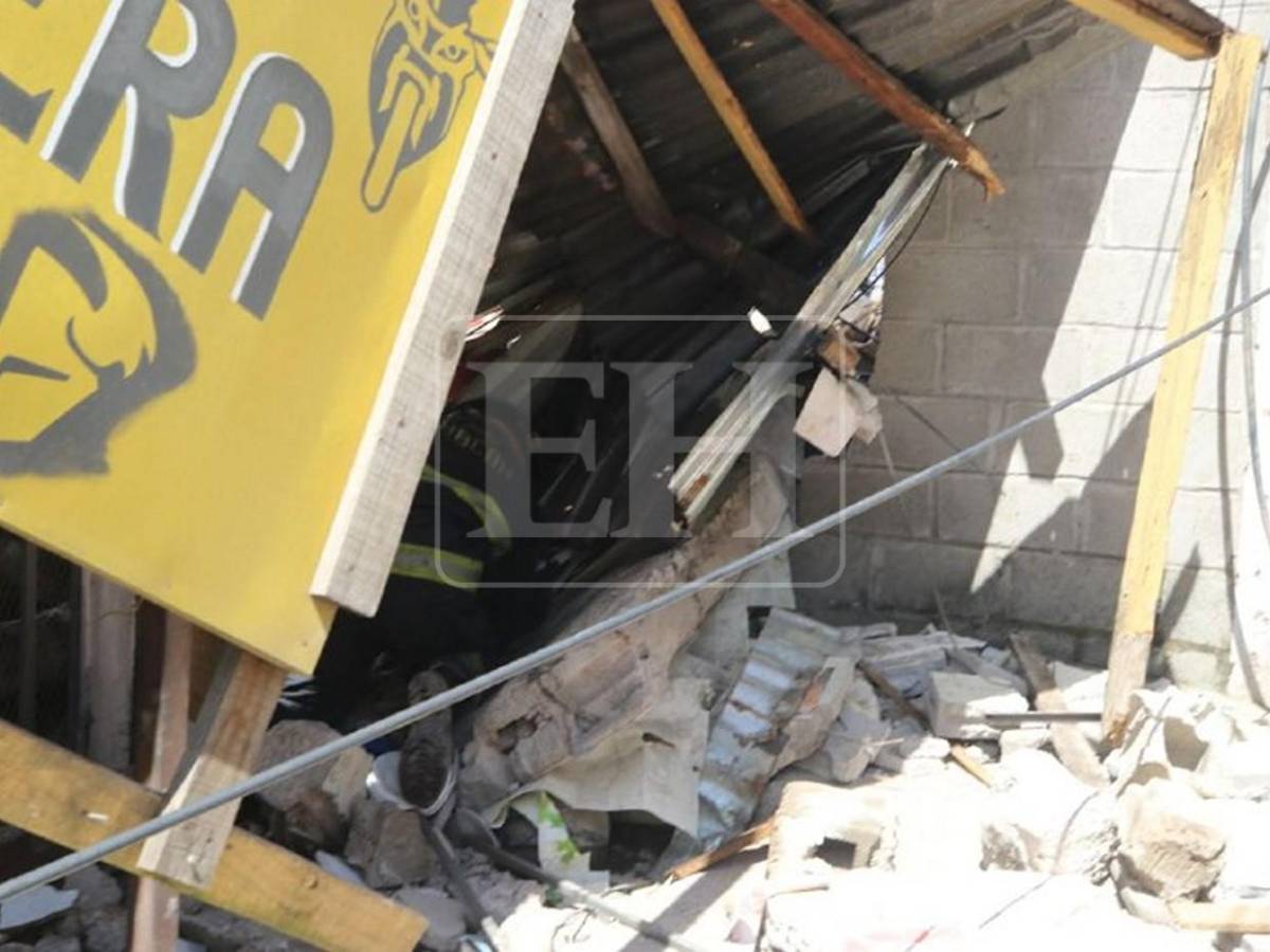 La incansable labor de cuerpos de socorro tras tragedia en Villa Nueva