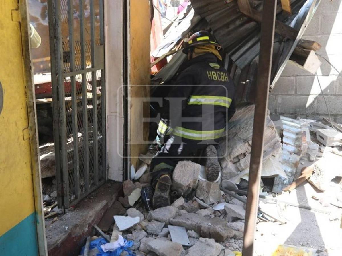 La incansable labor de cuerpos de socorro tras tragedia en Villa Nueva