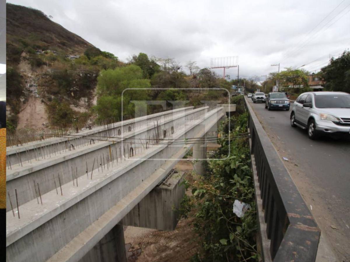Avanza ampliación del puente Germania: instalan vías del libramiento en la zona sur