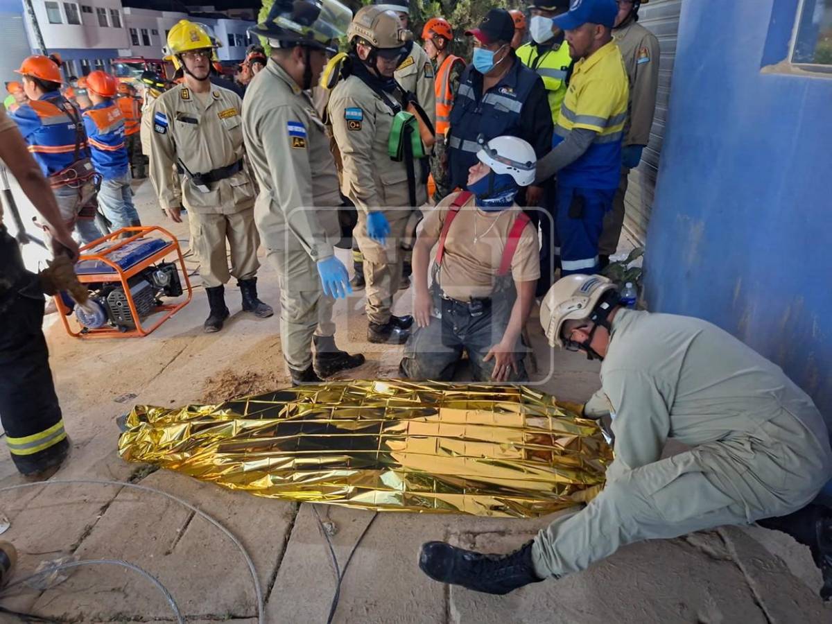 Noche de angustia en Tegucigalpa: sigue búsqueda de víctimas del derrumbe en anillo periférico