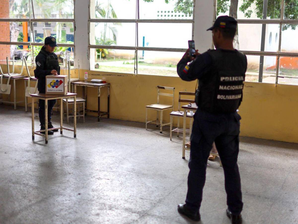 Poca afluencia en elecciones parlamentarias en Venezuela