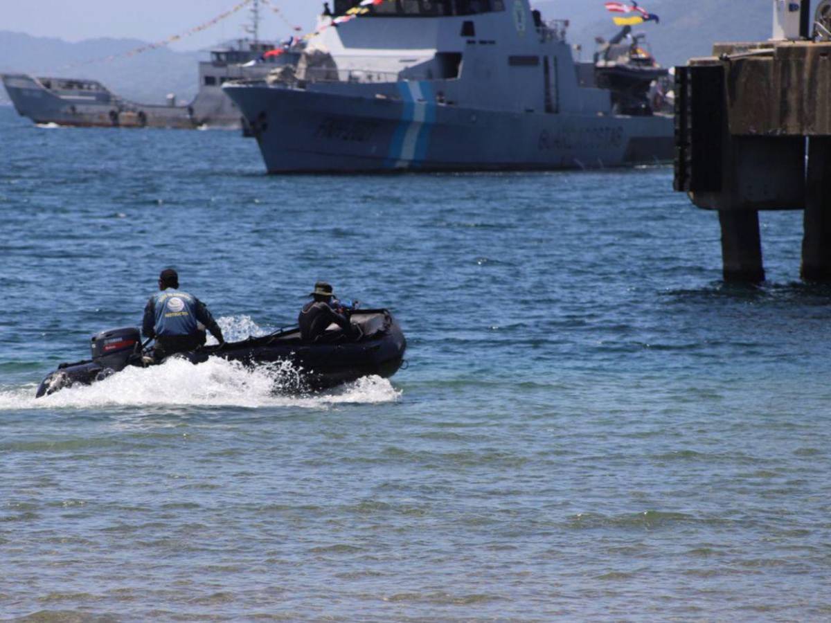 ¿Cómo hacer la solicitud para ingresar buques y aviones militares a Honduras?