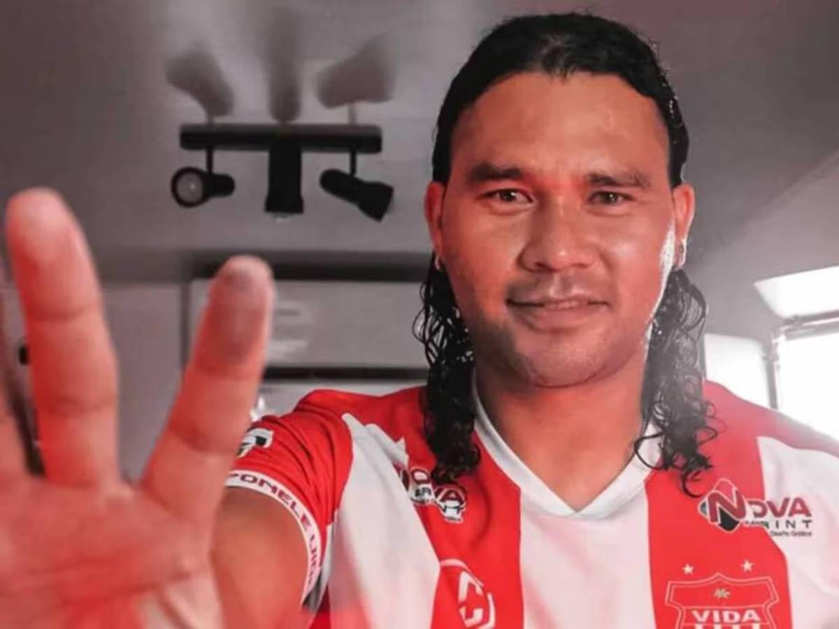 Gullit Peña recuerda su paso por el Vida y detalla por qué se fue y no cumplió el contrato
