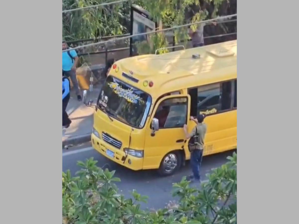 EN FOTOS: Así quedó la escena del crimen del conductor asesinado en rapidito en Comayagüela