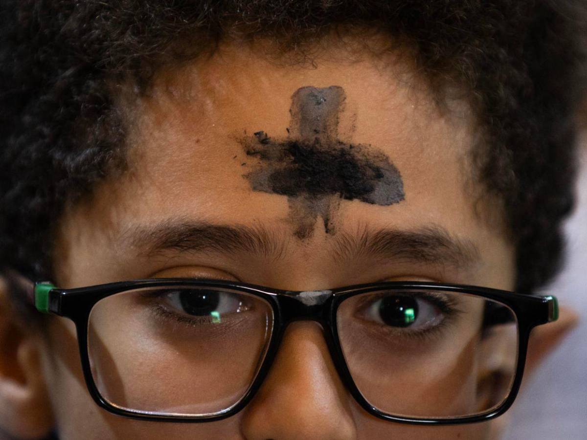 Miércoles de Ceniza congrega a centenares de fieles en Honduras y otros países