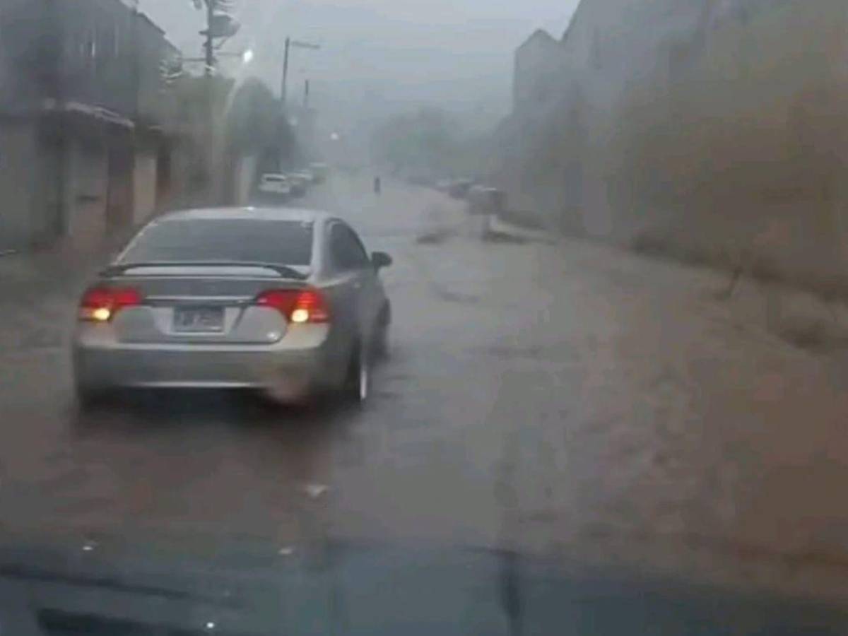 ¡Alerta en Tegucigalpa! Fuertes lluvias dejan inundaciones y calles bloqueadas