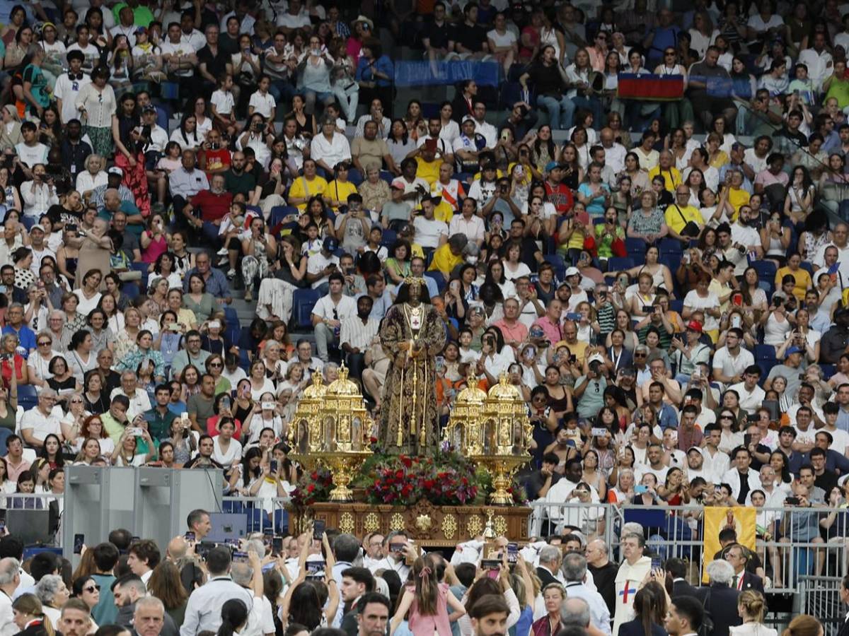 El Papa en el Bernabéu: La Iglesia de Madrid ha hecho un golazo para siempre