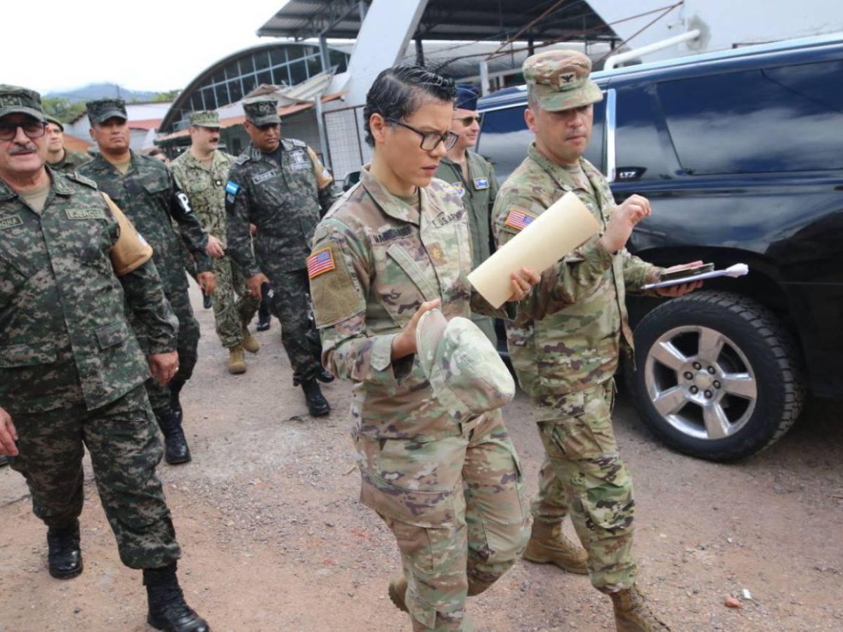 Militares de Estados Unidos y Brasil hacen recorrido por el CLE y se reúnen con Roosevelt Hernández
