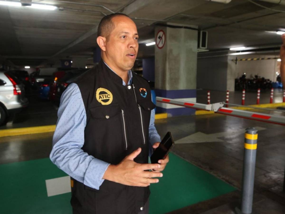 Más de 18 celulares tenía Nueva Med, clínica denunciada por EL HERALDO Plus y LA PRENSA PREMIUM, para llamar a pacientes