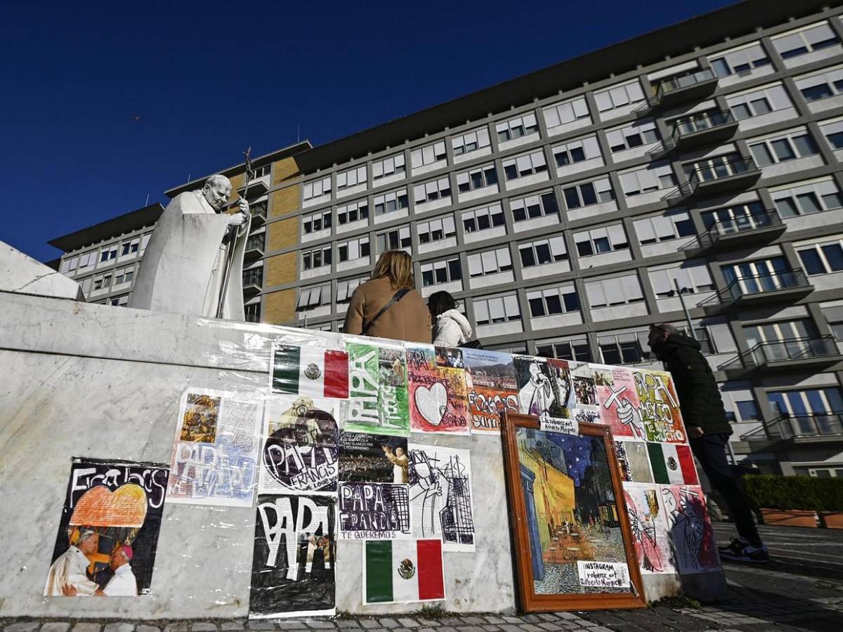 Salud del papa Francisco mantiene en constante oración  al pueblo católico