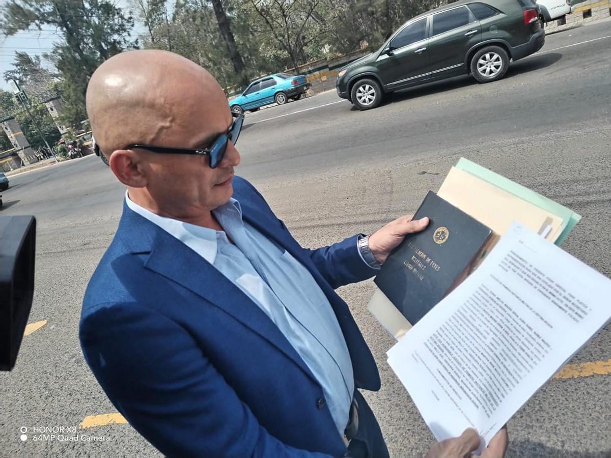 Abogado de los generales testigos de JOH: Si les dan baja deshonrosa estarían politizando la institución castrense