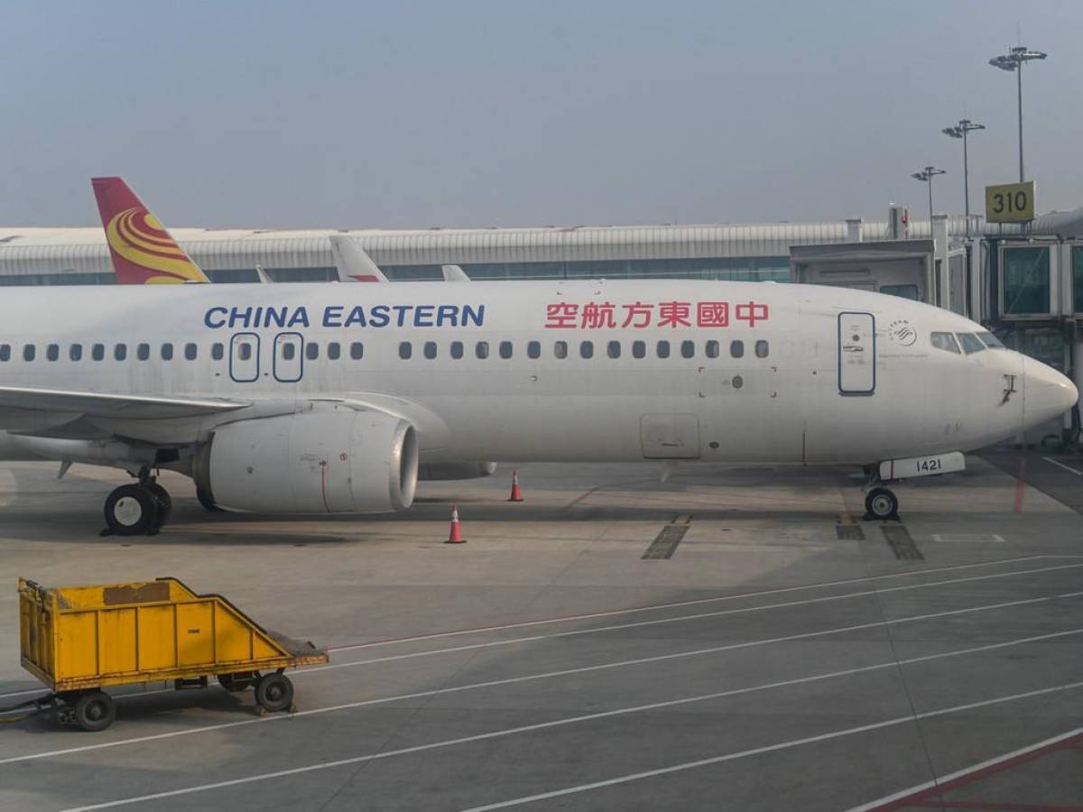 Recuperan segunda caja negra del Boeing 737-800 que se estrelló en China
