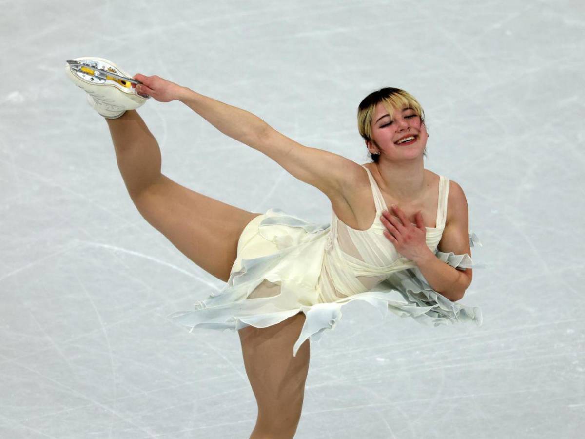 ¿Quién es Alysa Liu, la patinadora que hizo historia en los Juegos Olímpicos para Estados Unidos?