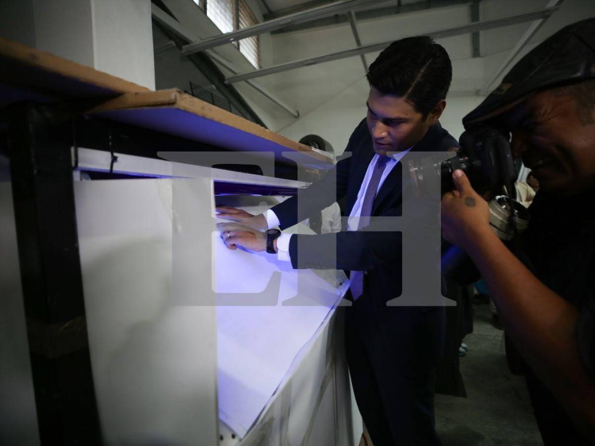 Así fue la impresión de la primera papeleta electoral para las elecciones generales de 2025