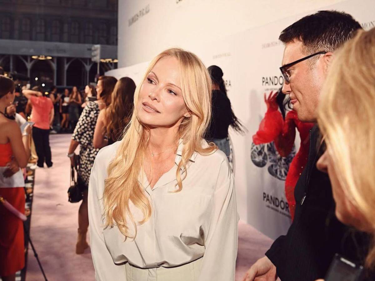 Antes y después de Pamela Anderson y Liam Neeson, la inesperada pareja