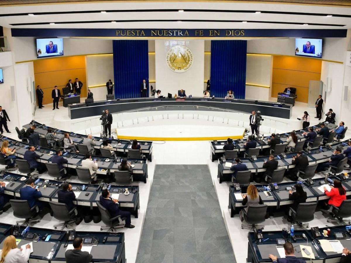 ¿De qué se trata la Ley Quincena 25 que se aprobó en El Salvador?