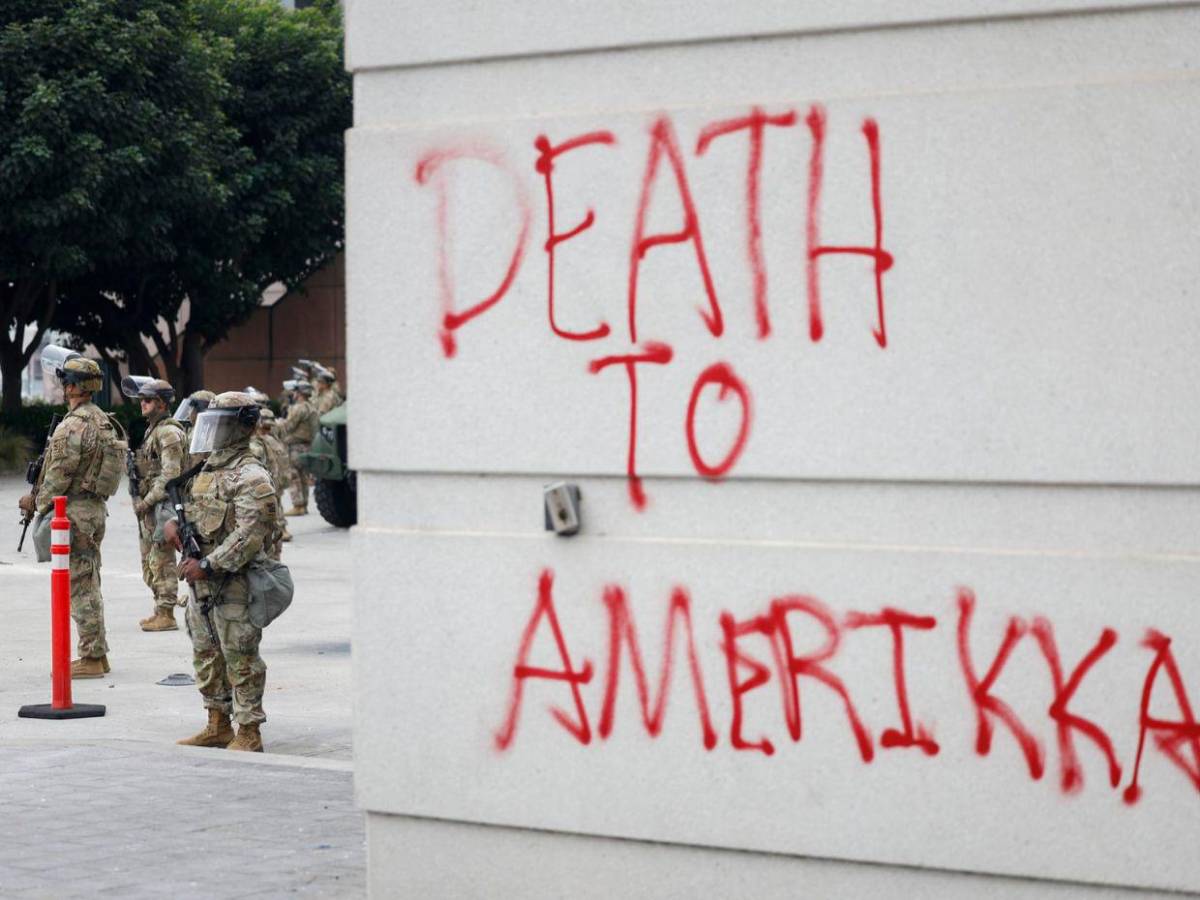 Orden inédita e ilegal no vista en 60 años: la polémica por envío de Guardia Nacional a Los Ángeles