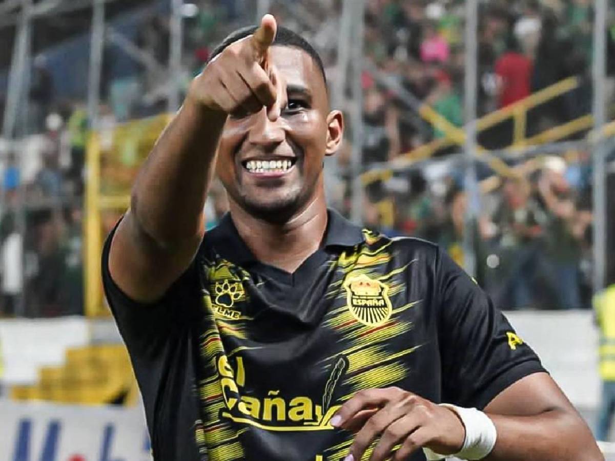 Jugador de Liga Nacional sorprende a su novia con impresionante regalo de cumpleaños: Así la pasó