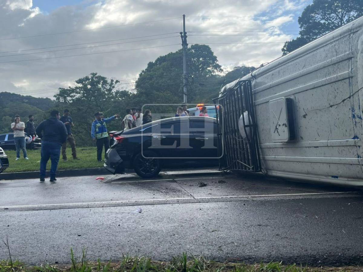 Dio varias vueltas: cámaras captaron el momento en que rapidito se volcó en El Durazno