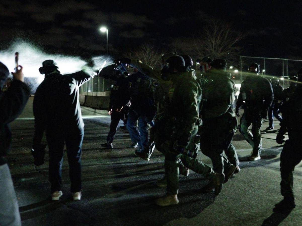 ¿Qué es la Ley de Insurrección que Trump quiere imponer en Minneapolis por ataques a ICE?