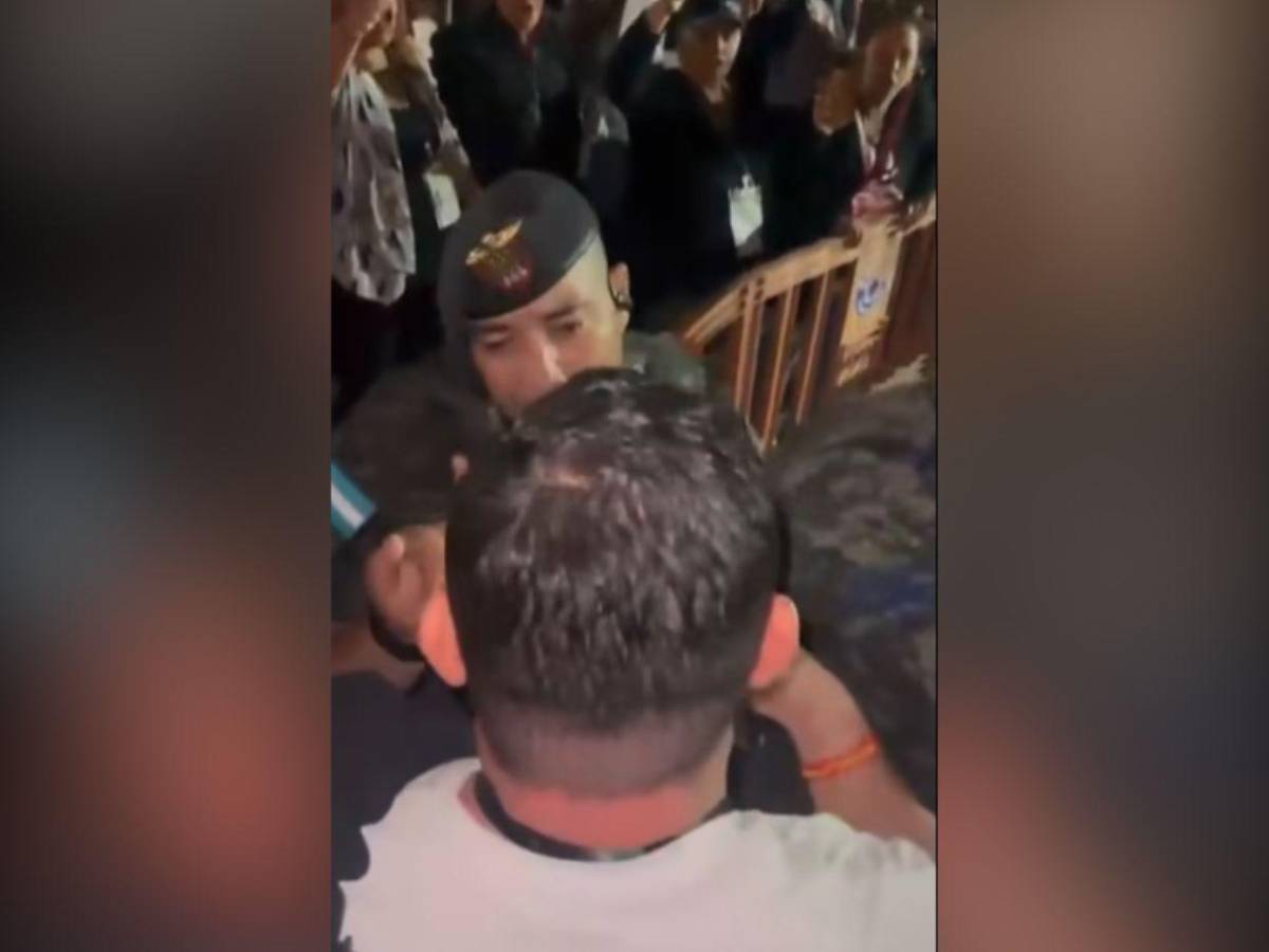 Voto por voto: tensión en las afueras del CLE en el Infop por retraso en recuento electoral