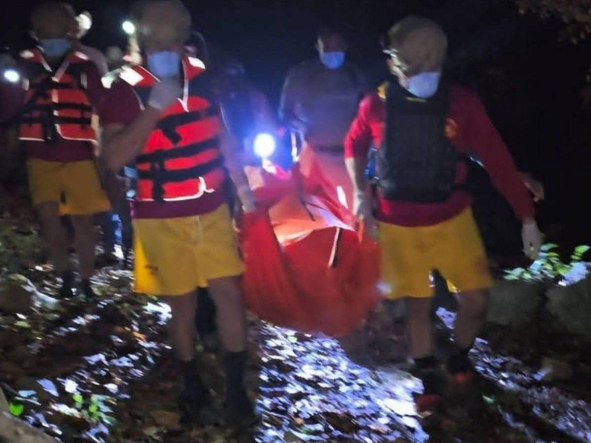 Intentó cruzar una quebrada con su mototaxi y fue arrastrado por la corriente hasta otro país