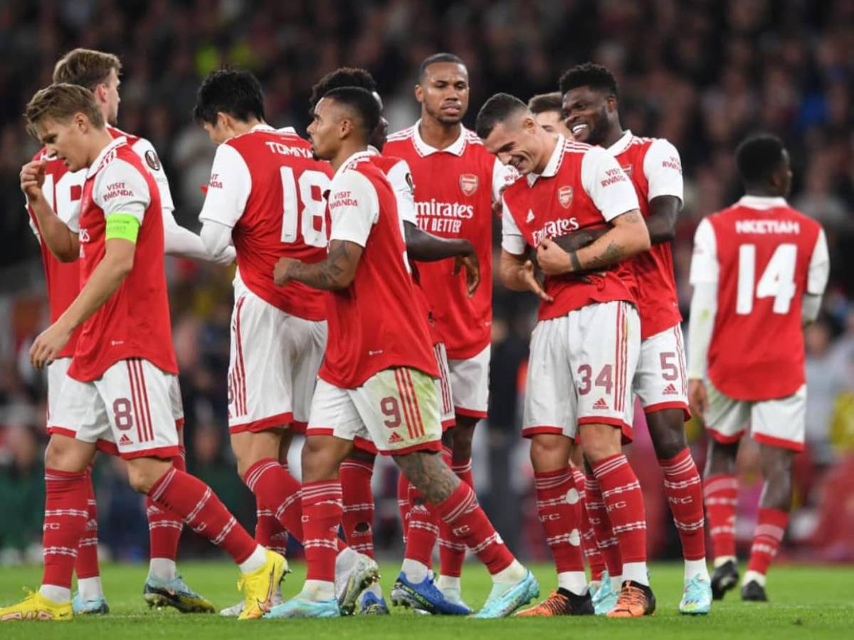 Se quedó sin equipo y ahora es acusado de cinco cargos de violación otro de agresión sexual