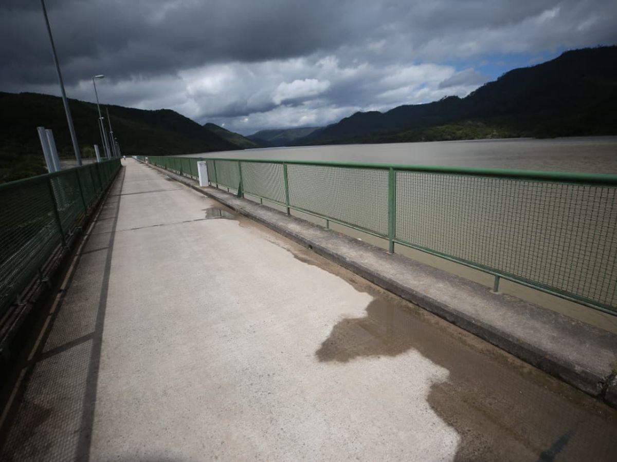 Tras fuertes lluvias, represas Los Laureles y Concepción alcanzan sus niveles máximos
