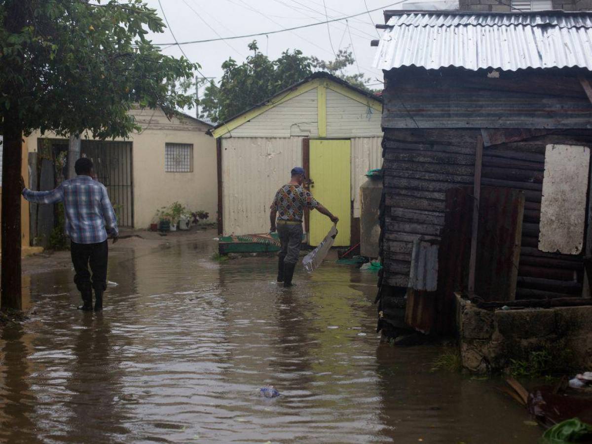 Huracán Fiona deja casi 800 desplazados en “zonas de desastre” en República Dominicana