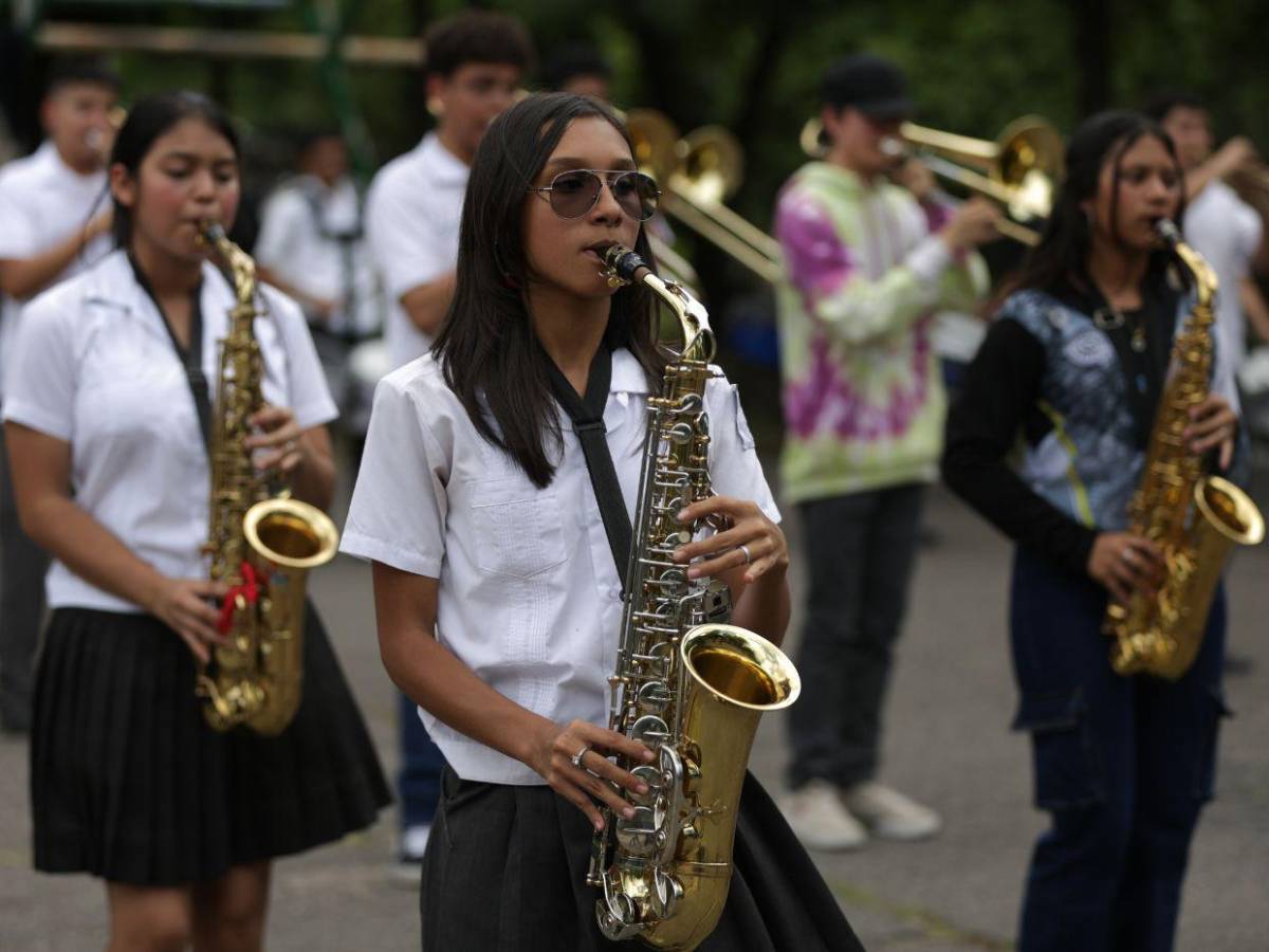 Banda marcial del Central Vicente Cáceres, 84 años de tradición en desfiles patrios