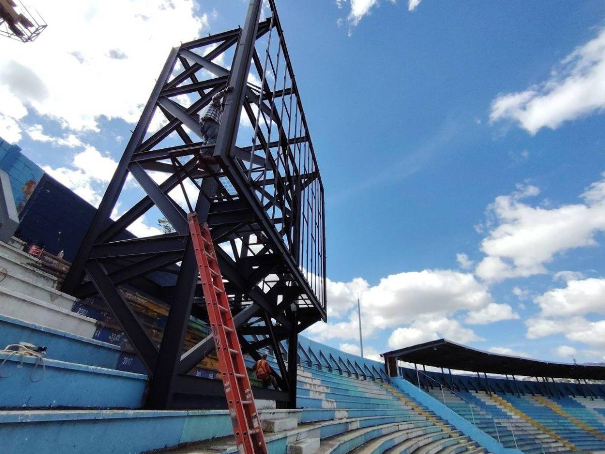 Así está quedando el Estadio Nacional de Tegucigalpa con las nuevas luces y pantalla gigante