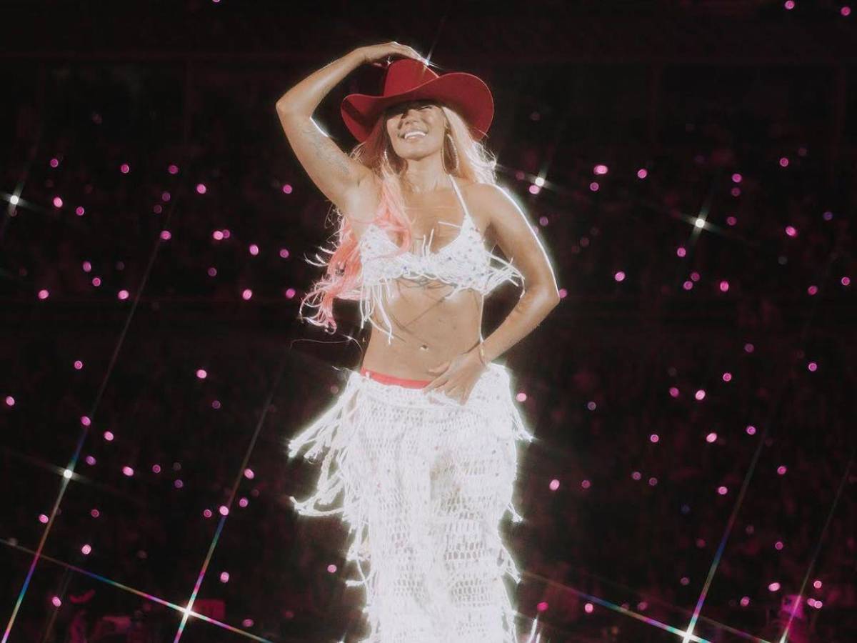 Karol G afina detalles para su gira mundial Tropicoqueta