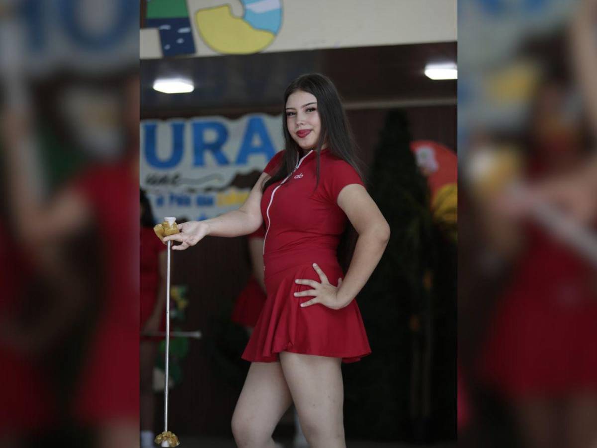 Palillonas del Instituto Monterrey se preparan para abrir con color y elegancia los desfiles patrios