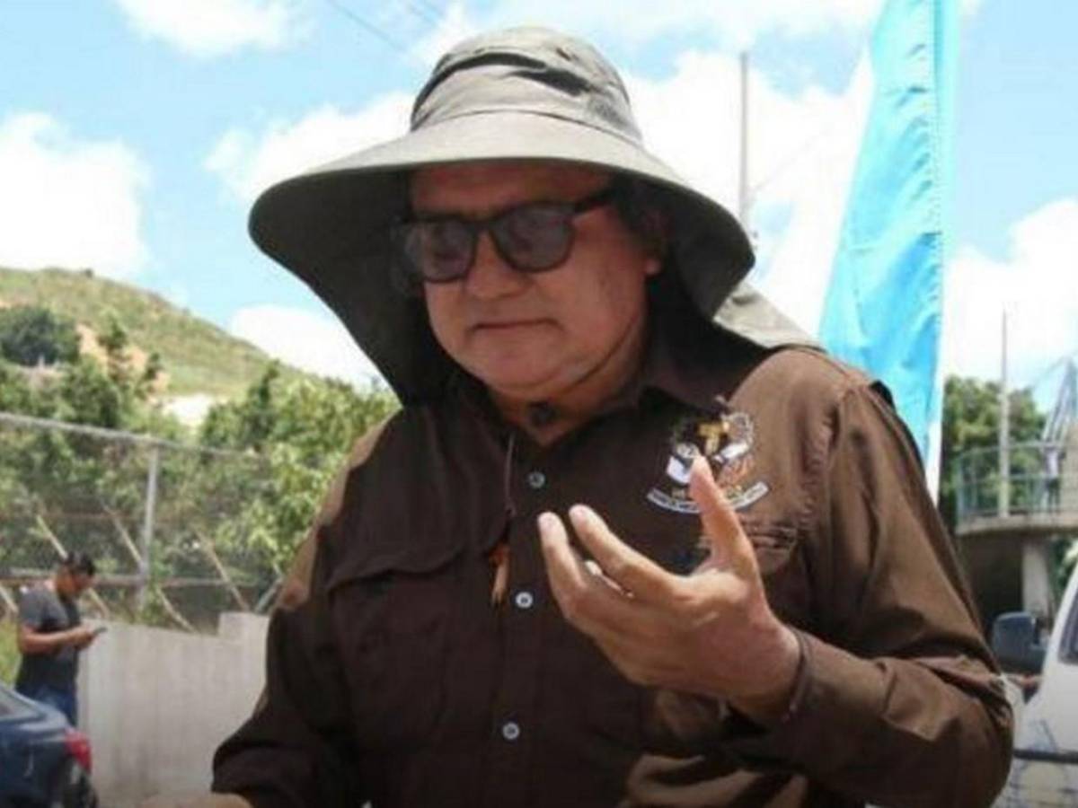 Así fue el abrazo entre consejeros del CNE, tras diálogo con padre Leopoldo Serrano