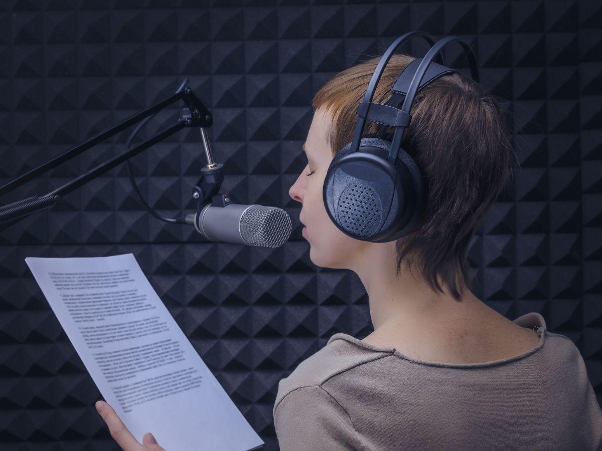 Actores de doblaje se alzan contra la inteligencia artificial