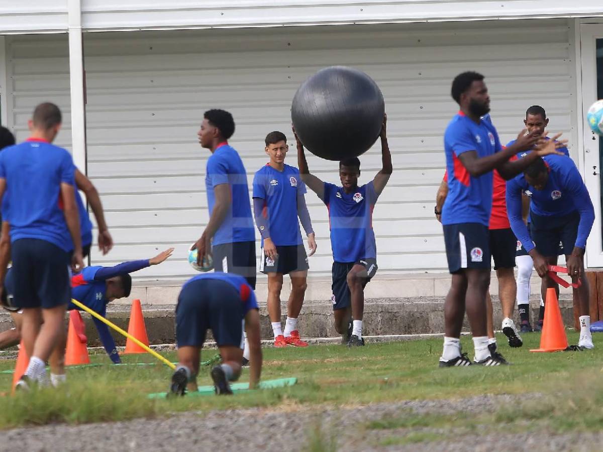Decisión de Julián Martínez sorprende y otro jugador saldría: Así entrenó Olimpia en el CAR
