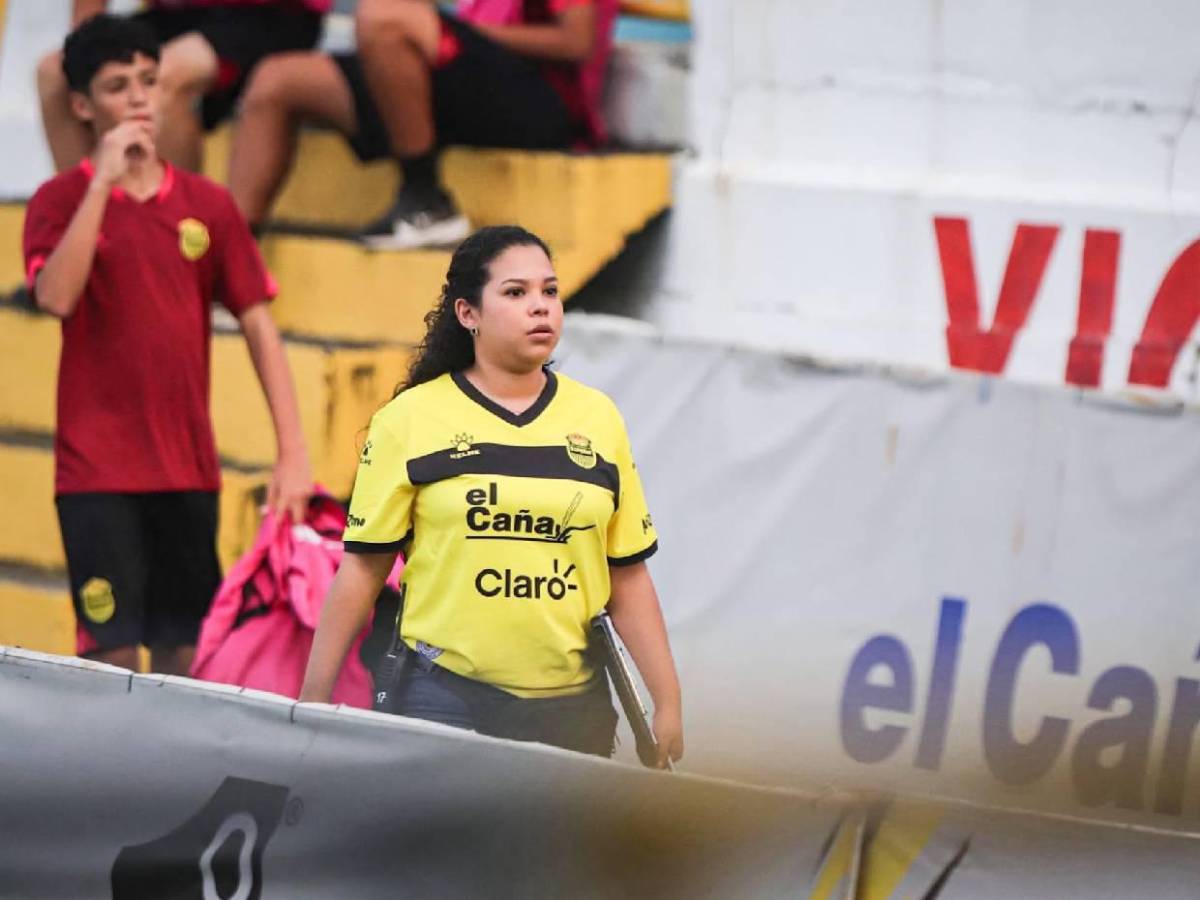 ¡Un espectáculo! Las bellas chicas que engalanan el clásico entre Real España y Motagua