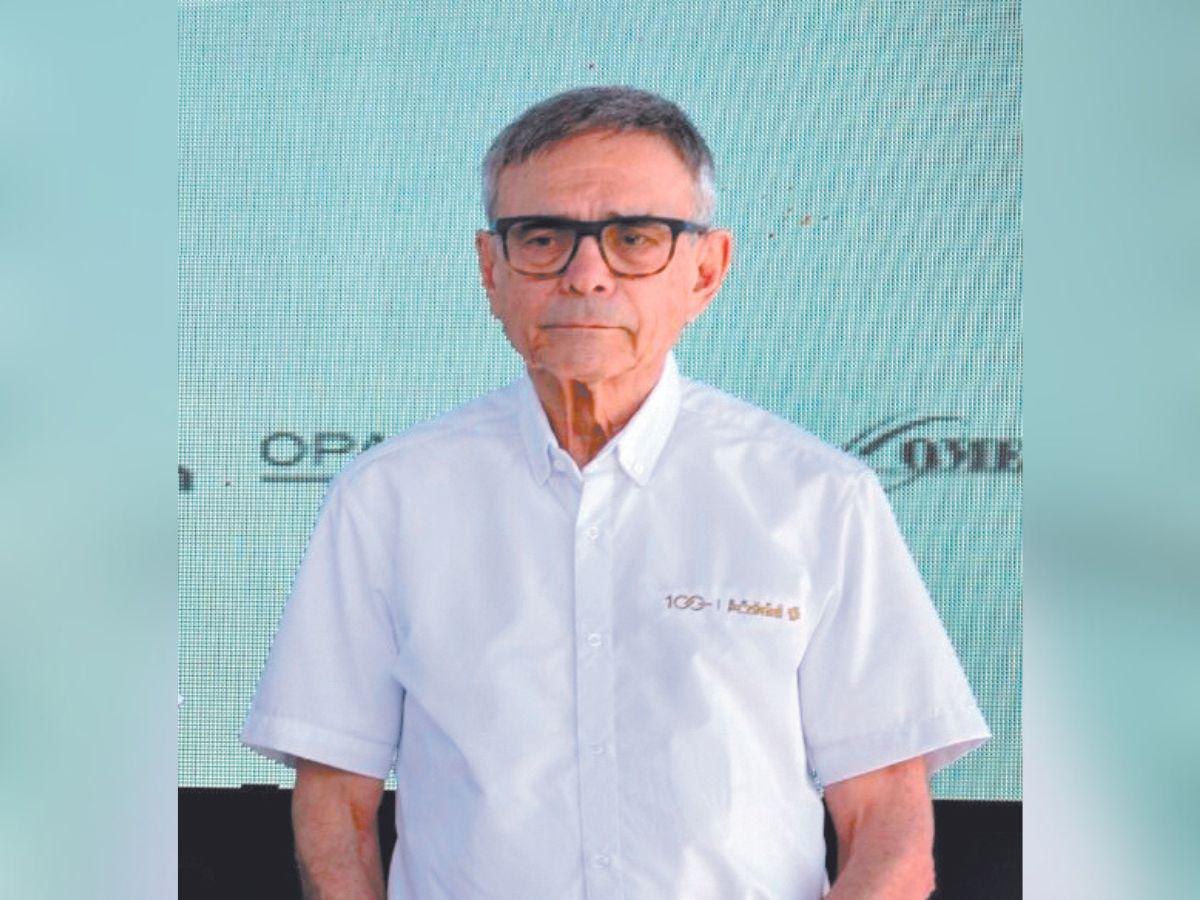 El lugar donde impactó la avioneta del empresario Alan Flores está bajo resguardo policial, para tratar de que no se escape ningún detalle en torno a las investigaciones que puedan esclarecer las causas.