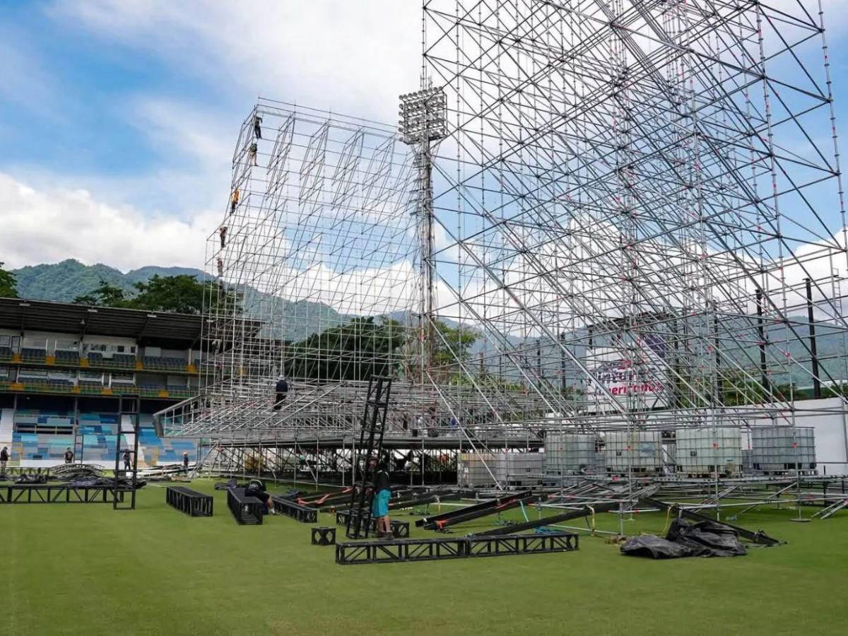 Lamentable: revelan fotos de cómo quedó la grama del Estadio Morazán tras concierto
