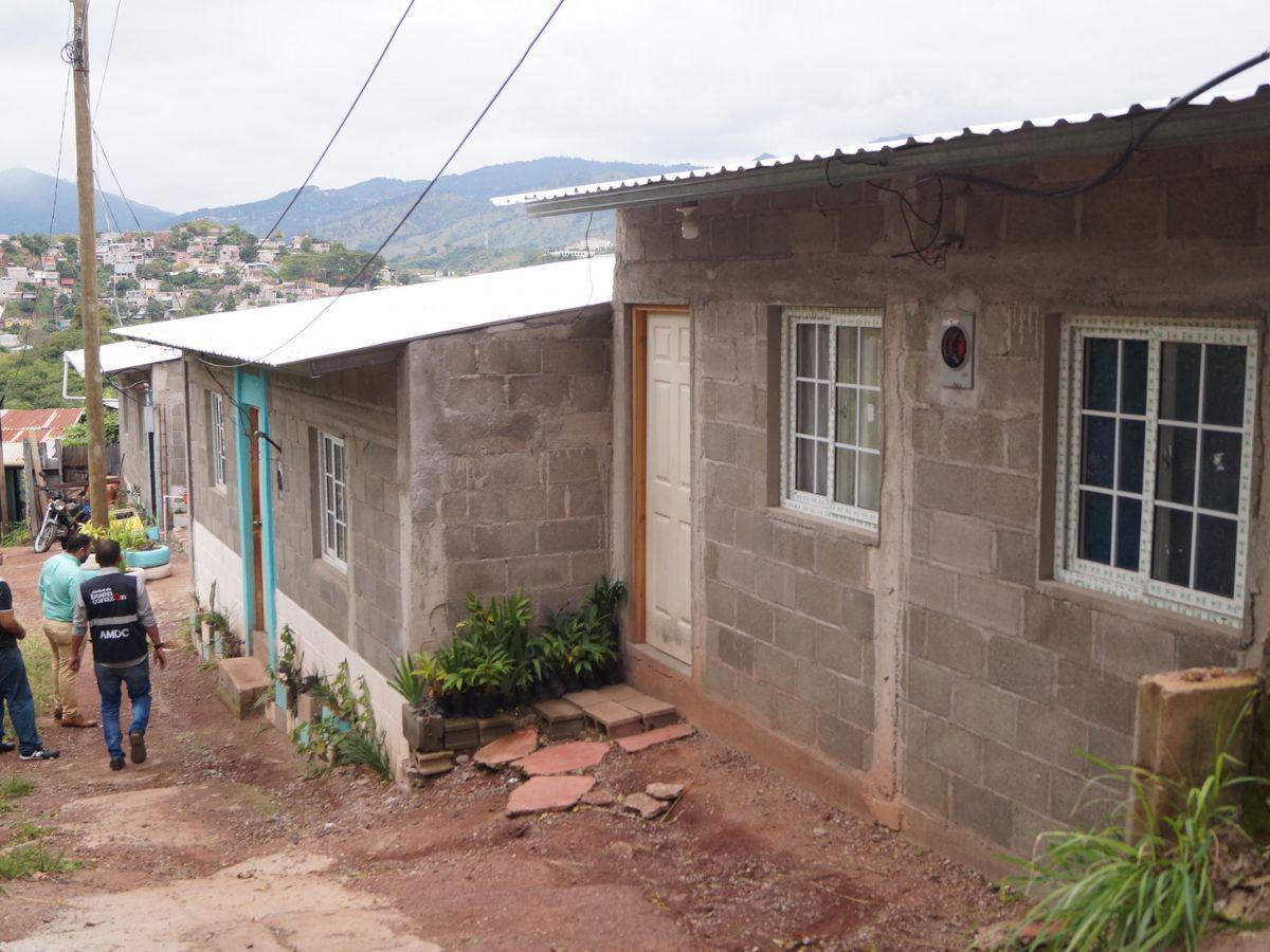 ¿Cómo solicitar mejora de piso o techo para una vivienda en la capital?